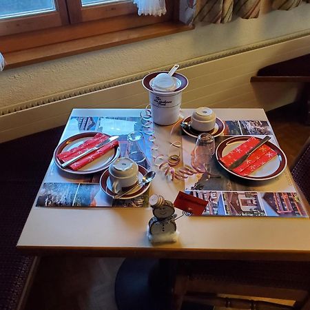 Hotel Garni Alpenruh Lenk Exteriör bild