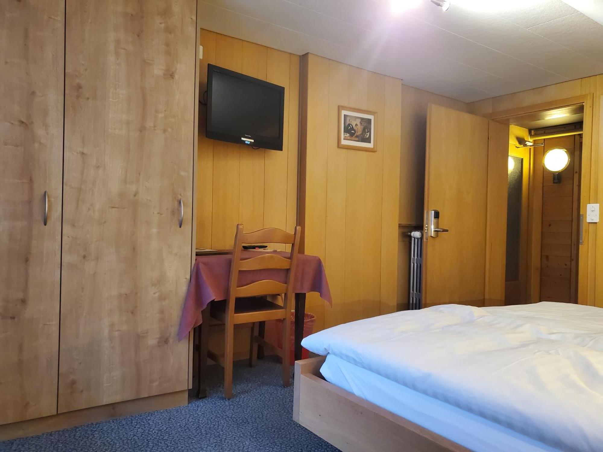 Hotel Garni Alpenruh Lenk Exteriör bild