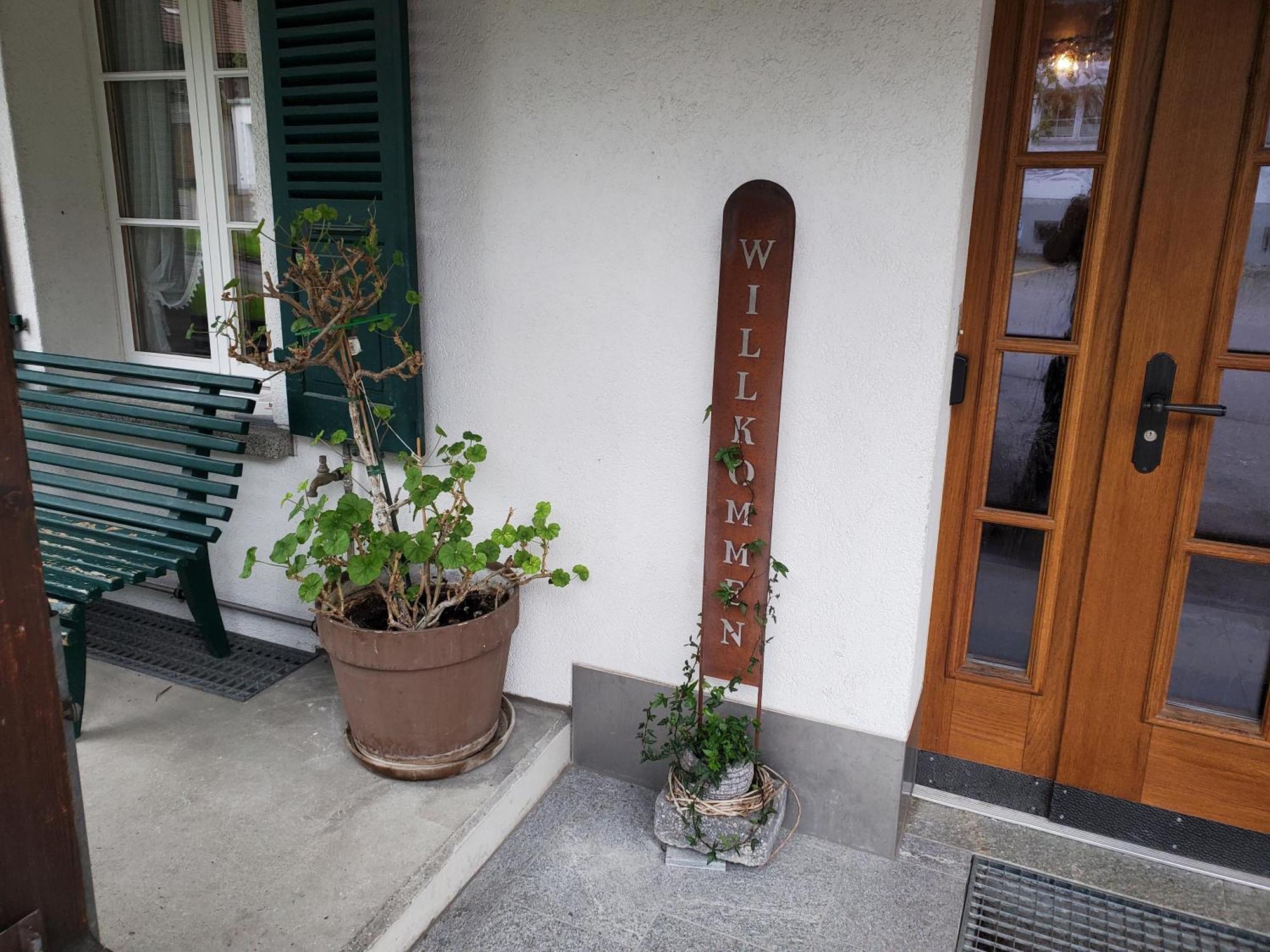 Hotel Garni Alpenruh Lenk Exteriör bild