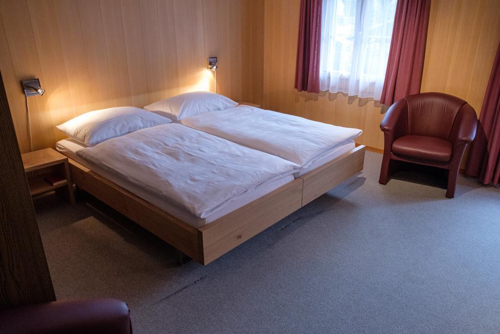 Hotel Garni Alpenruh Lenk Exteriör bild