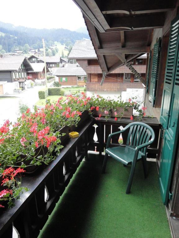 Hotel Garni Alpenruh Lenk Rum bild