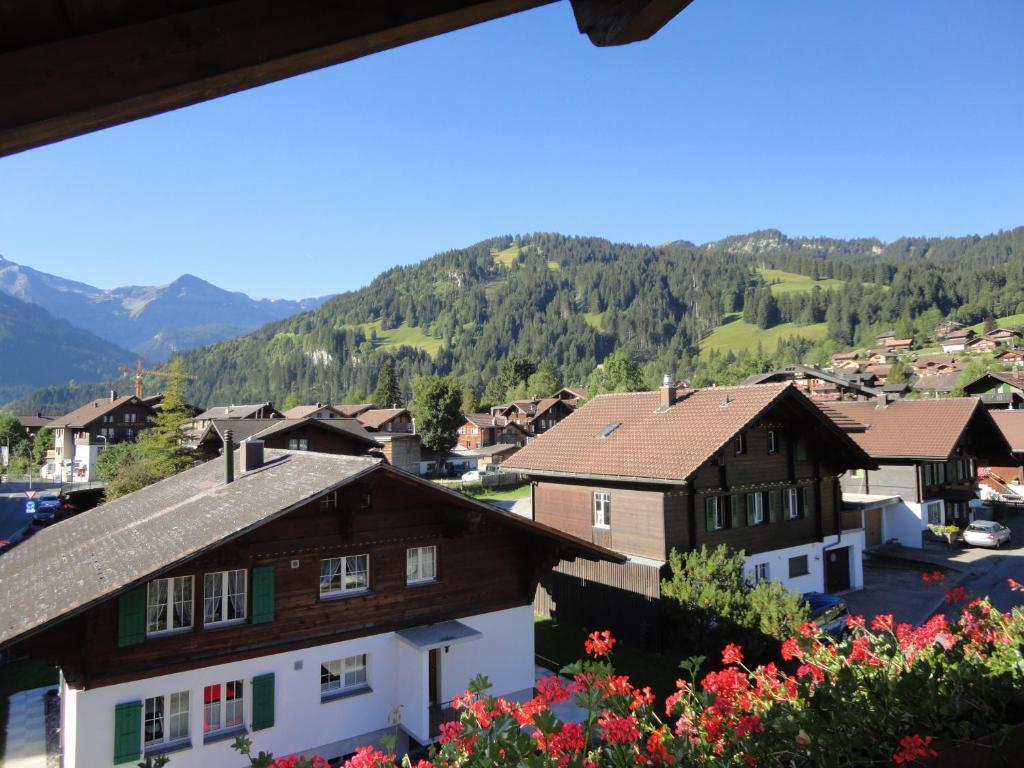 Hotel Garni Alpenruh Lenk Exteriör bild